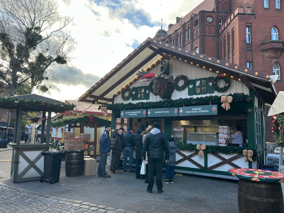 jarmark Bożonarodzeniowy w Gdańsku i łoś Lucek /Stanisław Pawłowski /RMF FM