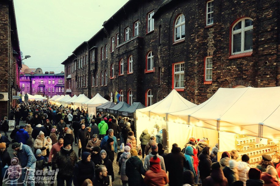 Jarmark na Nikiszu cieszy się dużą popularnością /Stowarzyszenie Fabryka Inicjatyw Lokalnych /