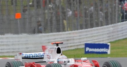 Jarno Trulli na torze Fuji w sesonie 2008 /AFP