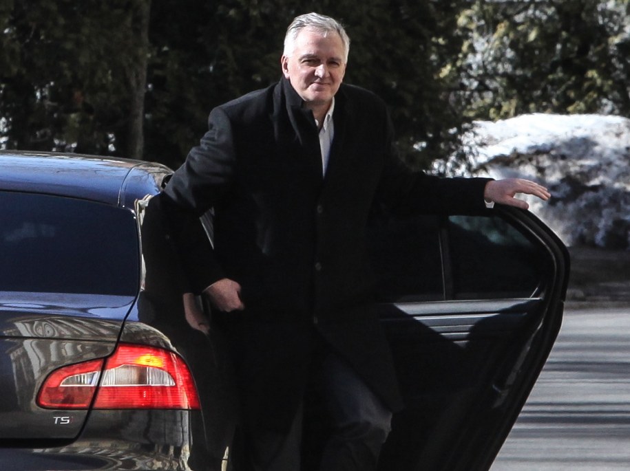 Jarosław Gowin przed wejściem do KPRM /Jakub Kaminski /PAP