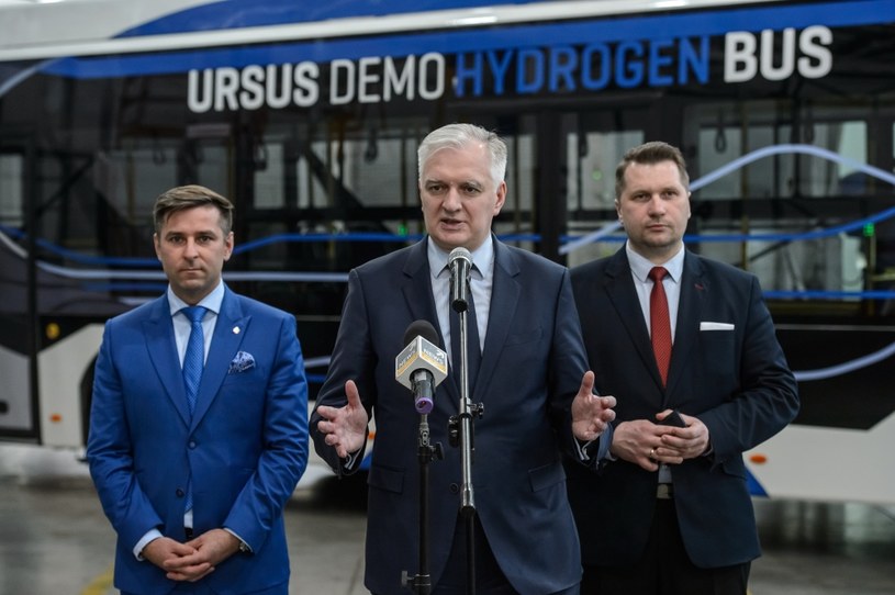 Jarosław Gowin uczestniczył w premierze autobusu Ursusa /Wojciech Pacewicz /PAP