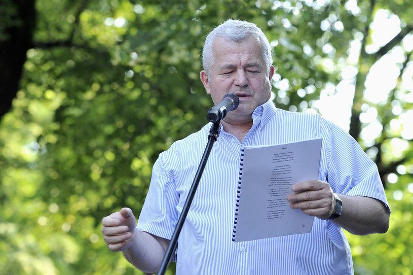 Jarosław Gugała podczas meczu poetyckiego na utwory Juliana Tuwima (2013) /AKPA