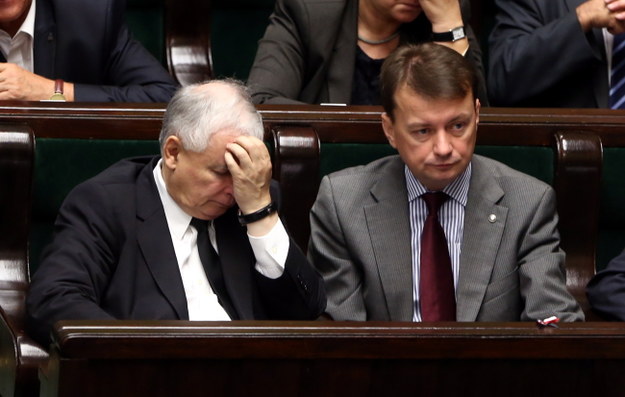 Jarosław Kaczyński i Mariusz Błaszczak /PAP/Tomasz Gzell /PAP