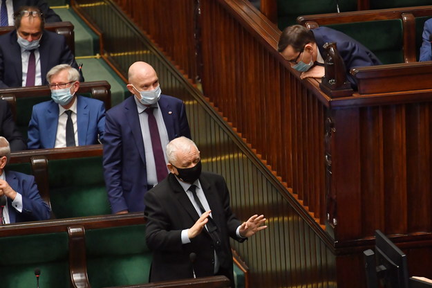 Jarosław Kaczyński i Mateusz Morawiecki w sali obrad Sejmu /Piotr Nowak /PAP