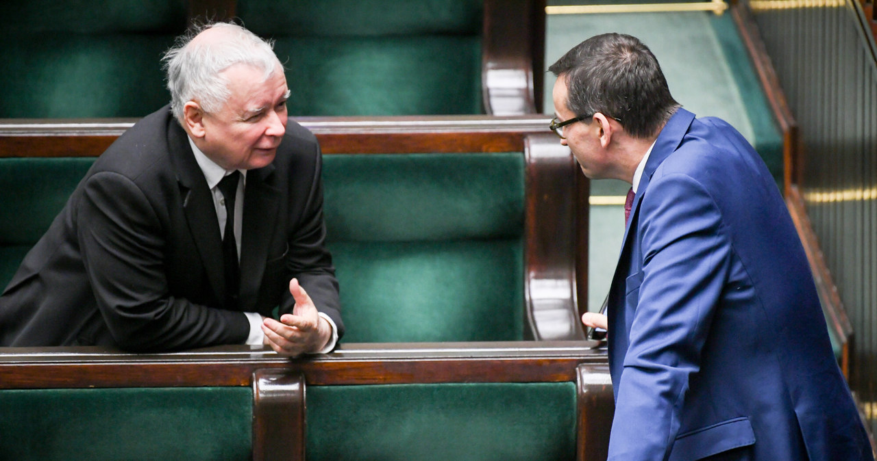 Jarosław Kaczyński i Mateusz Morawiecki /Jacek Domiński /Reporter