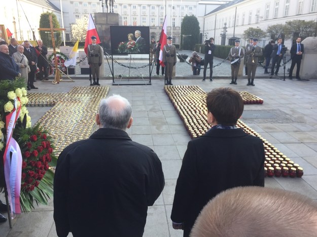Jarosław Kaczyński i premier Beata Szydło podczas Apelu Pamięci /Krzysztof Zasada /RMF FM