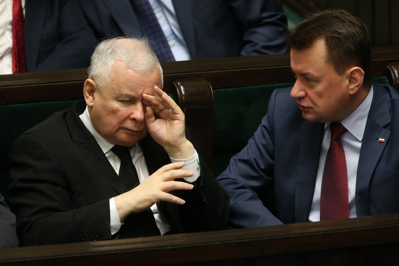 Jarosław Kaczyński (L), lider PiS oraz Mariusz Błaszczak, minister spraw wewnętrznych /Tomasz Radzik /Agencja SE/East News