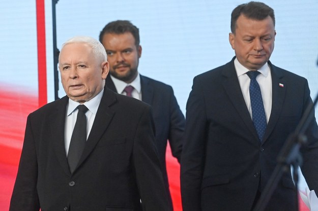 Jarosław Kaczyński, Mariusz Błaszczak i Rafał Bochenek /Piotr Nowak /PAP