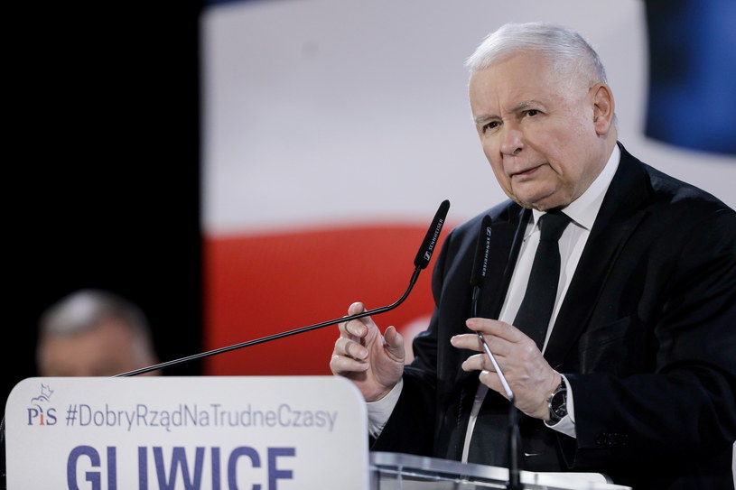 Jarosław Kaczyński mówił m.in. o armii i "ośmiu gwiazdkach" /Tomasz Wiktor /PAP