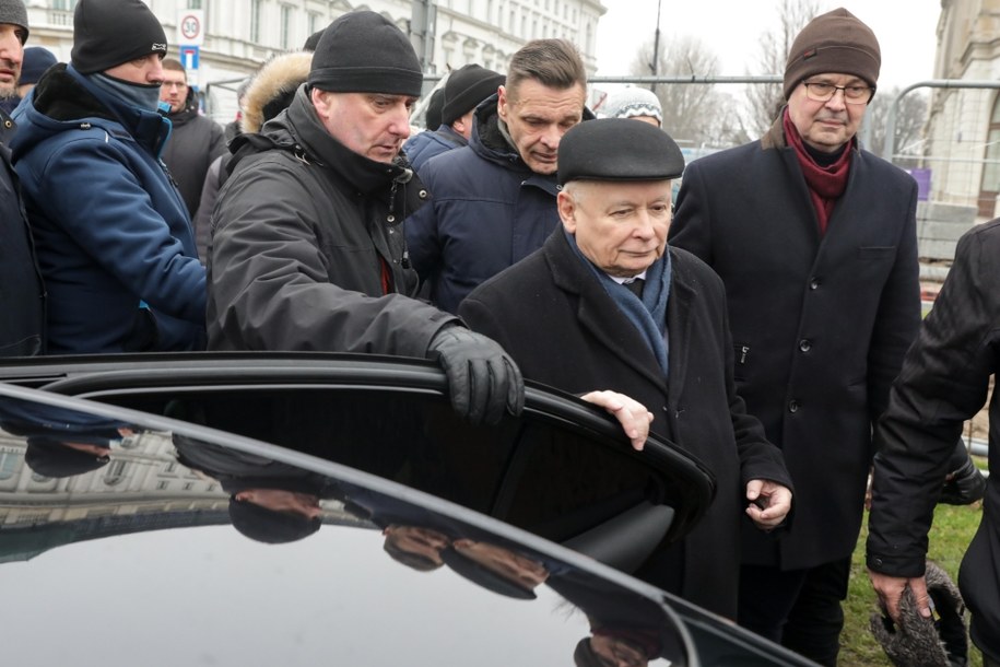 Jarosław Kaczyński na pl. Piłsudskiego w Warszawie /Tomasz Gzell /PAP