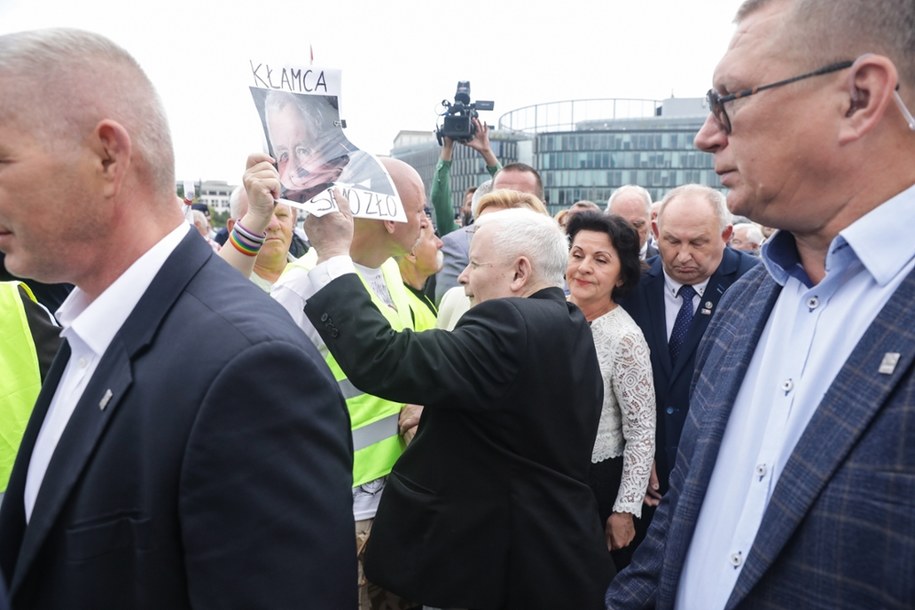 Jarosław Kaczyński na pl. Piłsudskiego w Warszawie /Tomasz Gzell /PAP