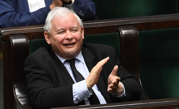 Jarosław Kaczyński ogłasza "ogromny sukces" na szczycie w Brukseli i… mija się z faktami ws. mechanizmu "pieniądze za praworządność"
