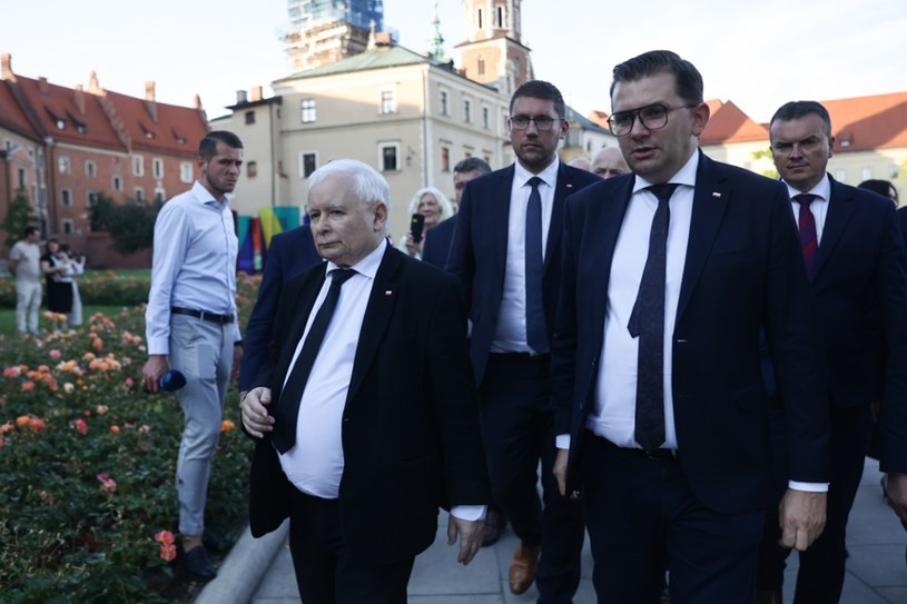 Jarosław Kaczyński ostro o buncie działaczy PiS. "Dyskwalifikacja"