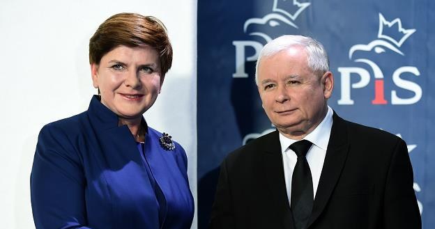 Jarosław Kaczyński (P), Beata Szydlo (L) /AFP