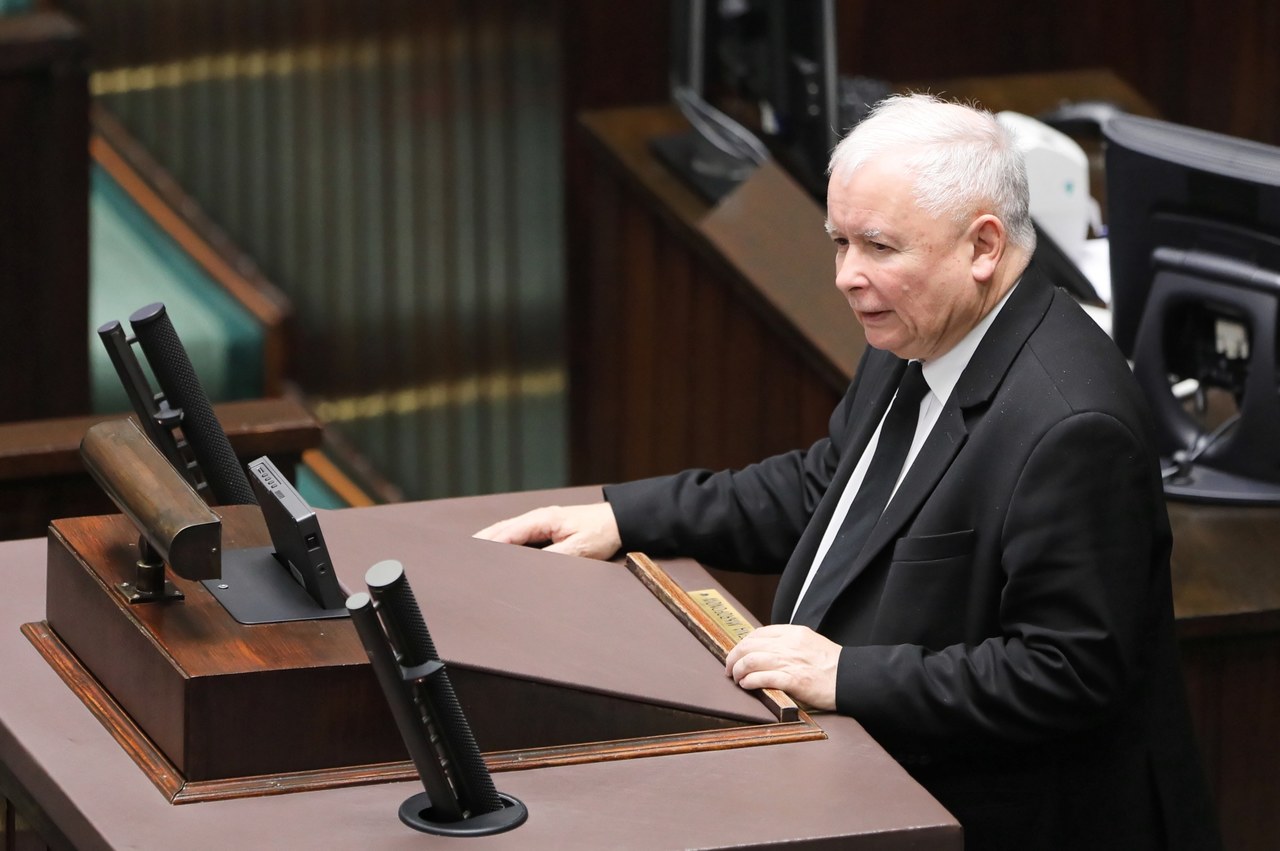 Jarosław Kaczyński po operacji. „Wszystko w porządku, wkrótce wróci do pracy”