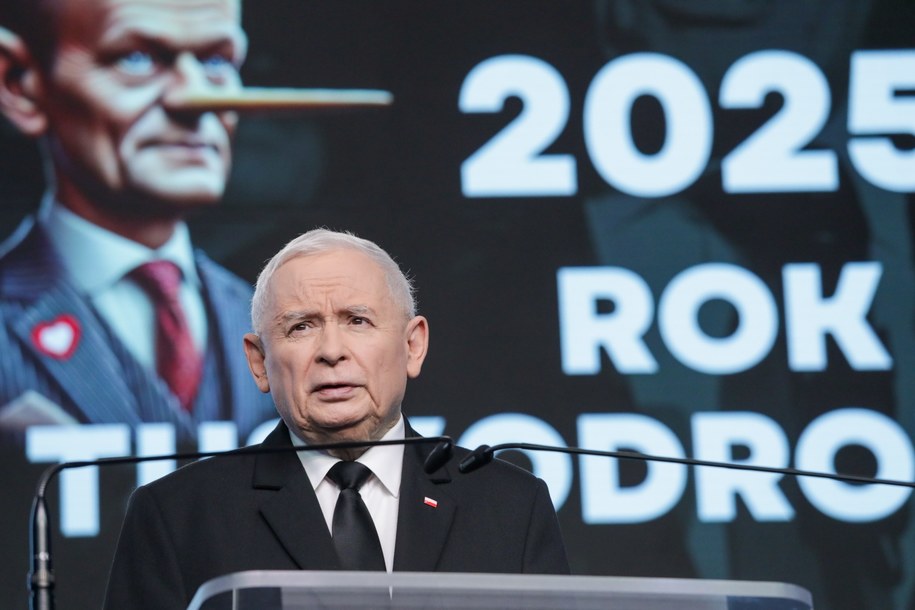 Jarosław Kaczyński podczas konferencji prasowej /Tomasz Gzell /PAP