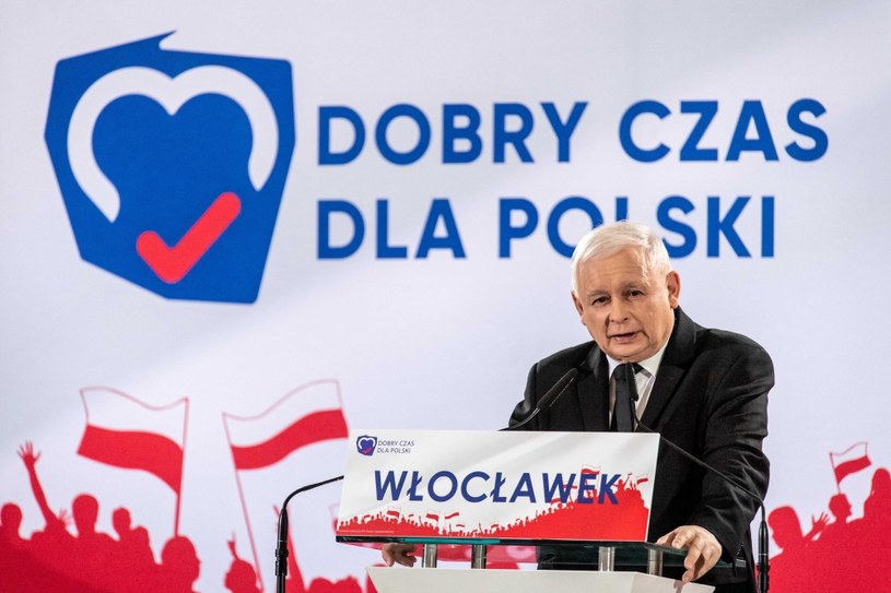 Jarosław Kaczyński podczas konwencji PiS w Kujawskiej Szkole Wyższej we Włocławku / 	Tytus Żmijewski    /PAP