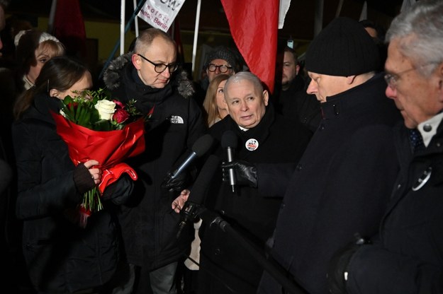 Jarosław Kaczyński podczas manifestacji przed Aresztem Śledczym w Radomiu /Piotr Polak /PAP