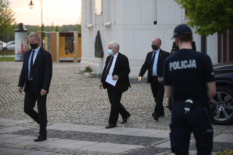 Jarosław Kaczyński podczas obchodów 100. rocznicy urodzin Jana Pawła II w Krakowie, 18 maja 2020 r. //Łukasz Gągulski /PAP