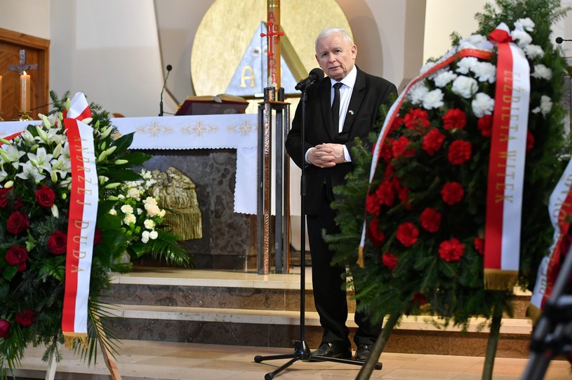 Jarosław Kaczyński podczas pogrzebu prof. Parucha /Wojtek Jargiło /PAP