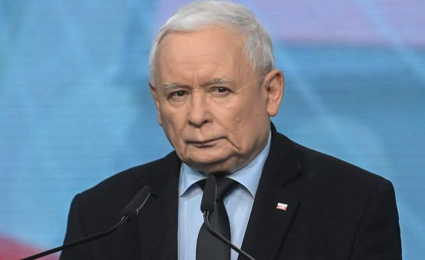 Jarosław Kaczyński stawi się w piątek przed komisją ds. afery wizowej