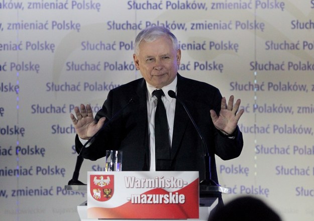 Jarosław Kaczyński w Olsztynie podczas konwencji wyborczej Prawa i Sprawiedliwości /Tomasz Waszczuk /PAP