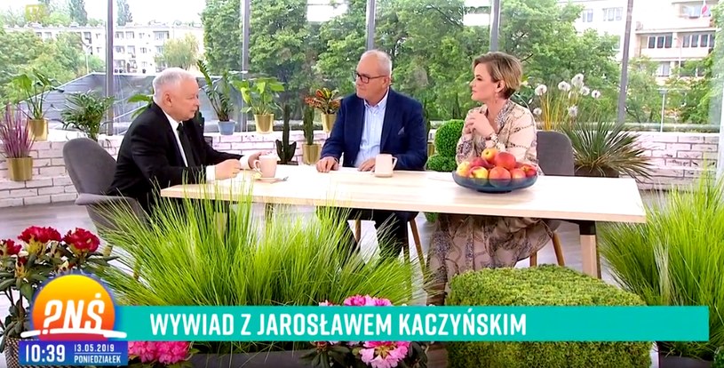 Jarosław Kaczyński w "Pytaniu na śniadanie". Rozmowę prowadzili Monika Zamachowska i Michał Olszański (screen z TVP) /materiały prasowe