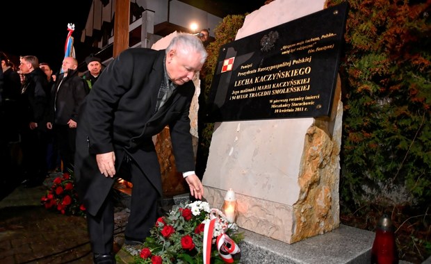Jarosław Kaczyński w Starachowicach. Prezes PiS uczcił pamięć matki