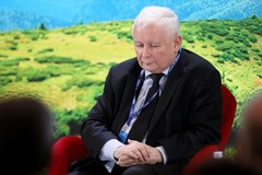 Jarosław Kaczyński w trakcie Forum Ekonomicznego w Karpaczu