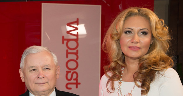 Jarosław Kaczyński z ponętną blondynką /- /Agencja FORUM