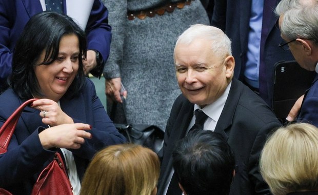 Jarosław Kaczyński założył konto w sieci i komentuje. Nieprzypadkowy moment