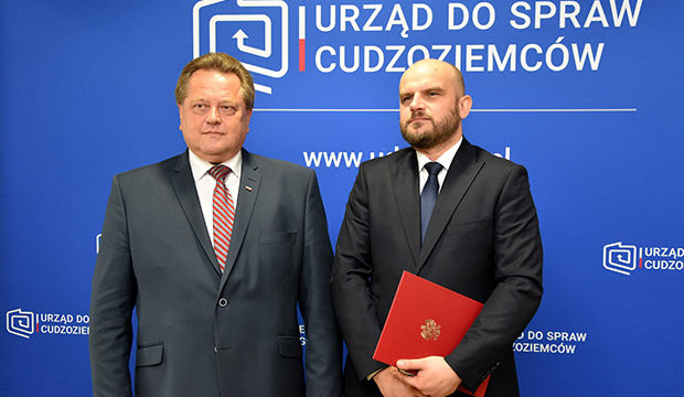 Jarosław Szajer (P) nowym szefem Urzędu do 
Spraw Cudzoziemców /Urząd ds. Cudziemców /materiały prasowe