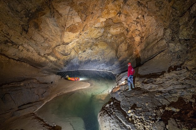 Jaskinia Krizna Jama na zdjęciu ilustracyjnym /Shutterstock