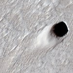 Jaskinie lawowe na Marsie większe od ziemskich - czy skrywa się w nich życie?