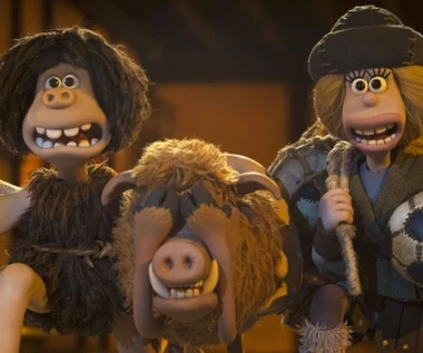 ​"Jaskiniowiec" [recenzja]: Piłka w grze