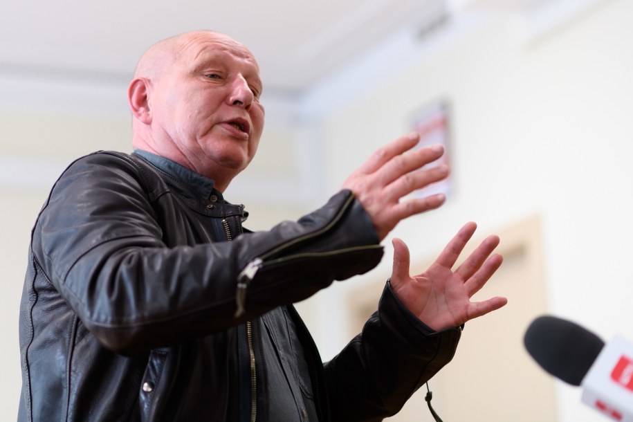 Jasnowidz Krzysztof Jackowski na sali rozpraw Sądu Okręgowego w Poznaniu /Jakub Kaczmarczyk /PAP