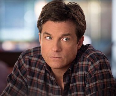 Jason Bateman w scenie z filmu "Szefowie wrogowie 2"