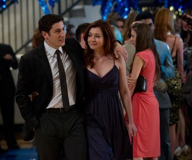 Jason Biggs i Alyson Hannigan w scenie z filmu "American Pie: Zjazd absolwentów"