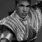 Jason David Frank Jason David Frank nie żyje. Odszedł w wieku 49 lat, a kiedyś kochały się w nim wszystkie dziewczyny