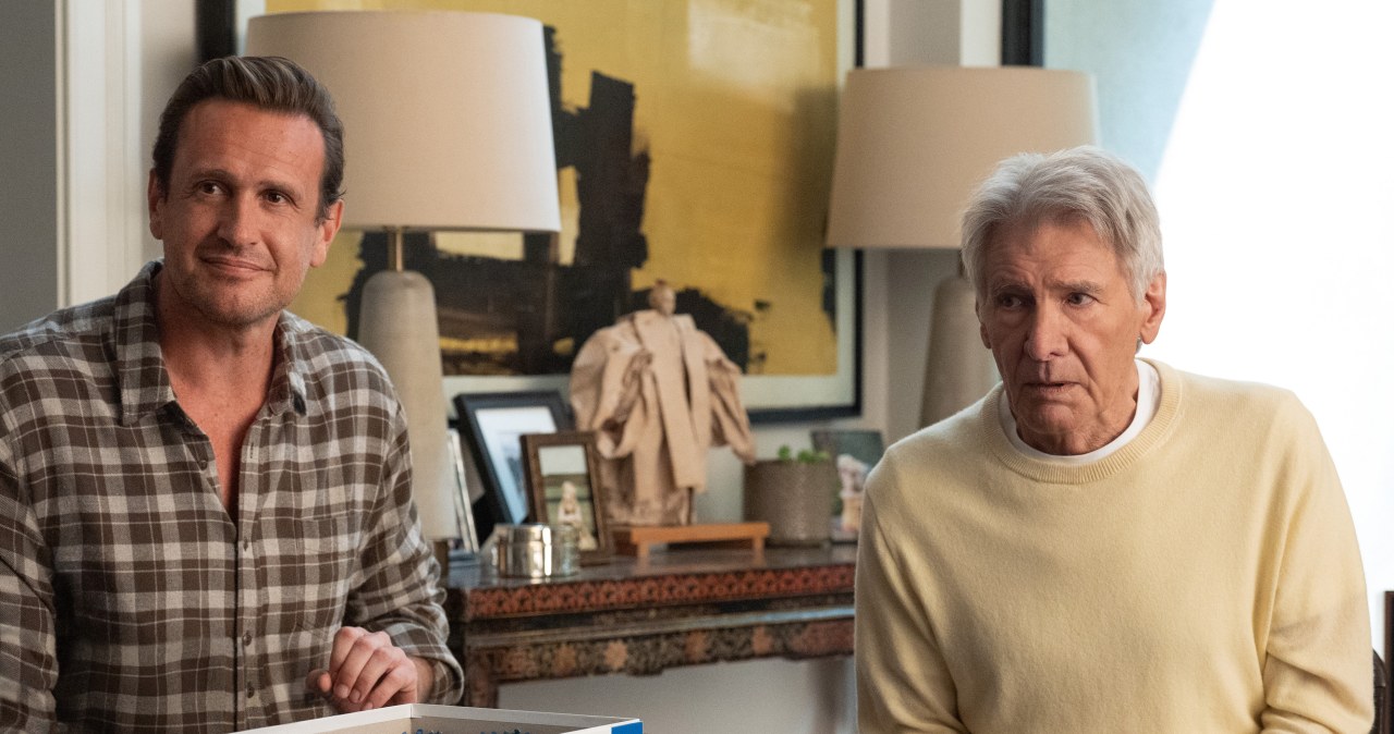 Jason Segel i Harrison Ford w serialu "Terapia bez trzymanki" /Apple TV+ /materiały prasowe
