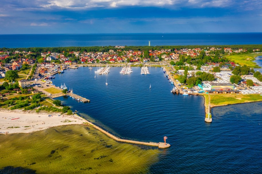 Jastarnia szykuje się na majówkę i sezon letni. „Przygotowania idą pełną parą” /Shutterstock