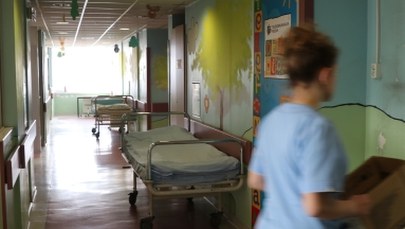 Jaworzno: 16-latek z raną postrzałową głowy trafił do szpitala