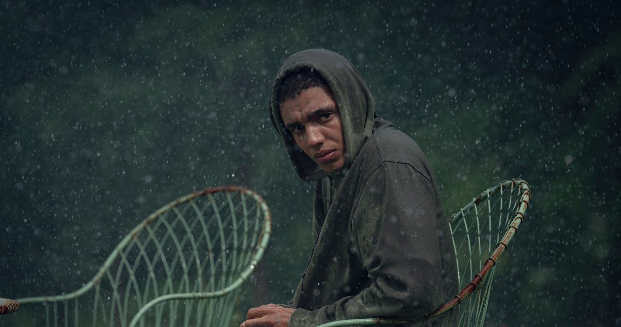 Jay Lycurgo jako Shy w filmie "Steve" /Robert Viglasky /Netflix