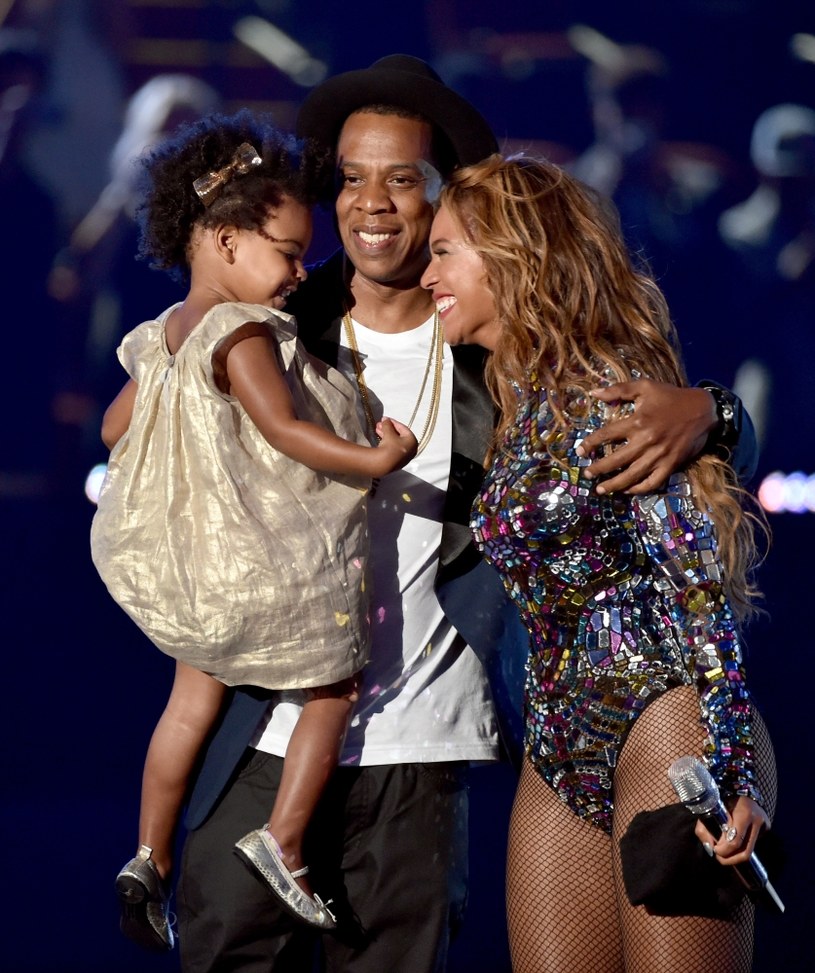 Jay-Z i Beyonce z córką Blue Ivy Carter na scenie podczas MTV Video Music Awards /Kevin Winter/MTV1415 /Getty Images