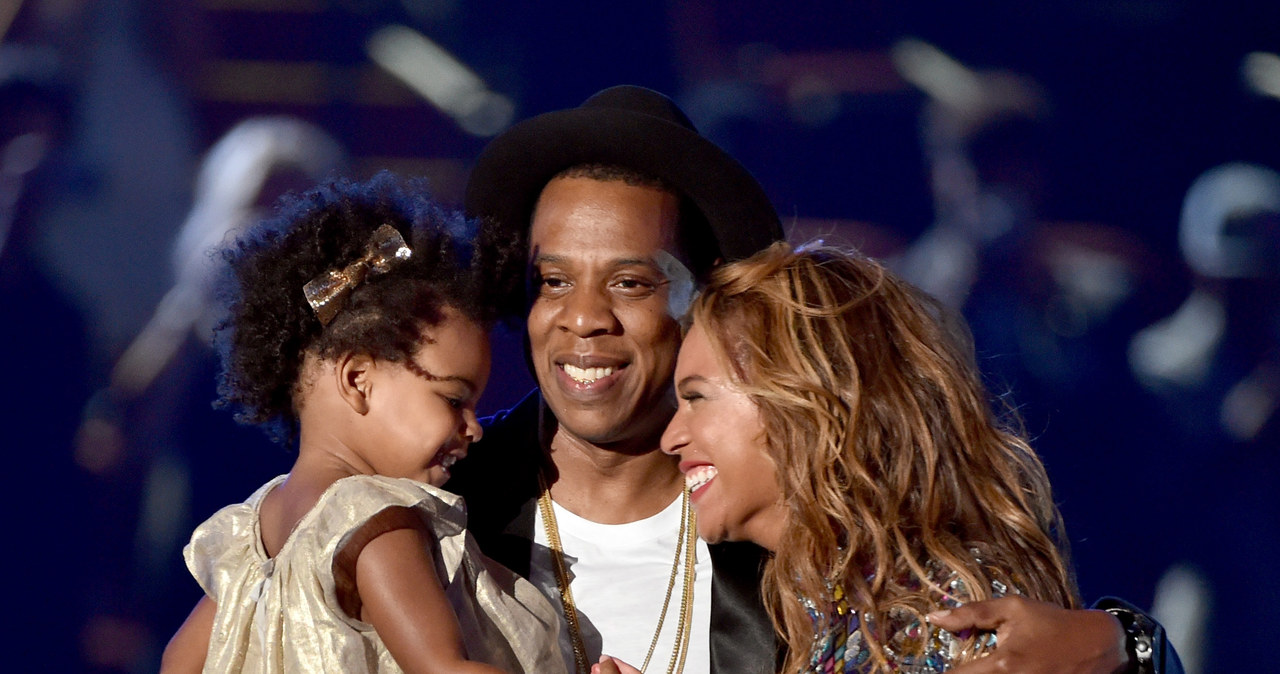 Jay-Z i Beyonce z córką Blue Ivy Carter na scenie podczas MTV Video Music Awards /Kevin Winter/MTV1415 /Getty Images