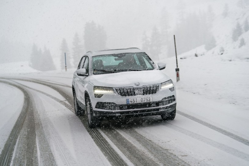 Jazda autem zimą niesie ze sobą wiele niebezpieczeństw, również dla doświadczonych kierowców /Skoda /INTERIA.PL/materiały prasowe