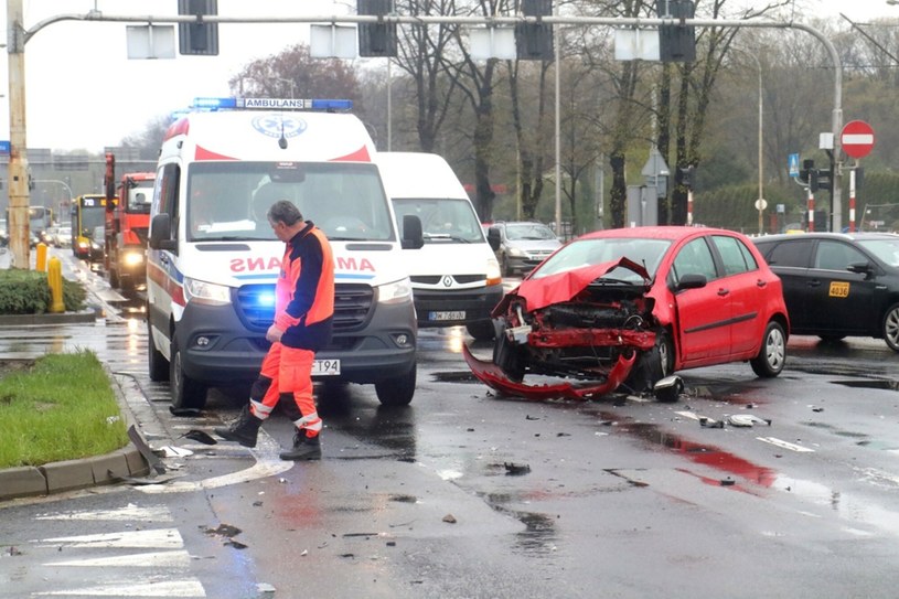 Jazda bez uprawnień może mieć szczególnie przykre konsekwencje w chwili wypadku /Jarosław Jakubczak / Polska Press /East News