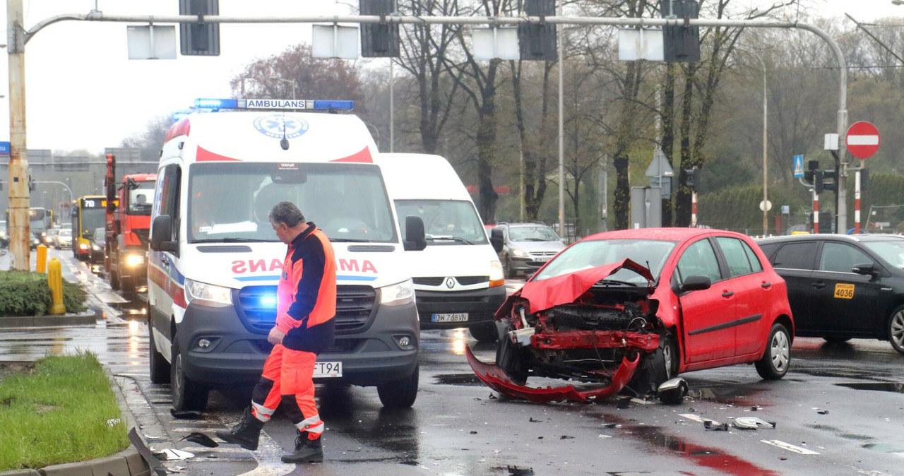 Jazda bez uprawnień może mieć szczególnie przykre konsekwencje w chwili wypadku /Jarosław Jakubczak / Polska Press /East News