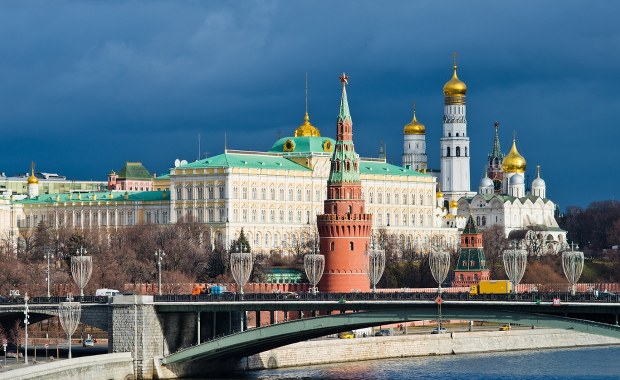 Jazda czołgiem i strzelanie z kałasznikowa. Tak Rosja przyciąga arabskich turystów