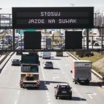 Jazda na suwak to przepis, z którym kierowcy mają problem. Zasada jest jedna